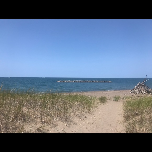 Meet your Posher, Alyssa - Picture 1 of 1